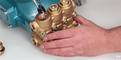 Video of Servicing Valves on Plunger Pumps - Dultmeier Sales